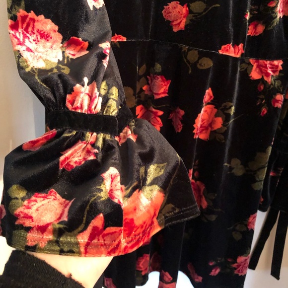 Velvety floral dress - Picture 3 of 3